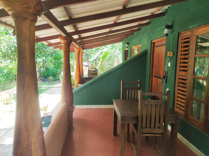 Others 4, Jaana Guest, Dambulla