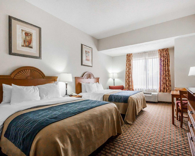 Bedroom 3, Comfort Inn & Suites Sikeston I-55, Scott