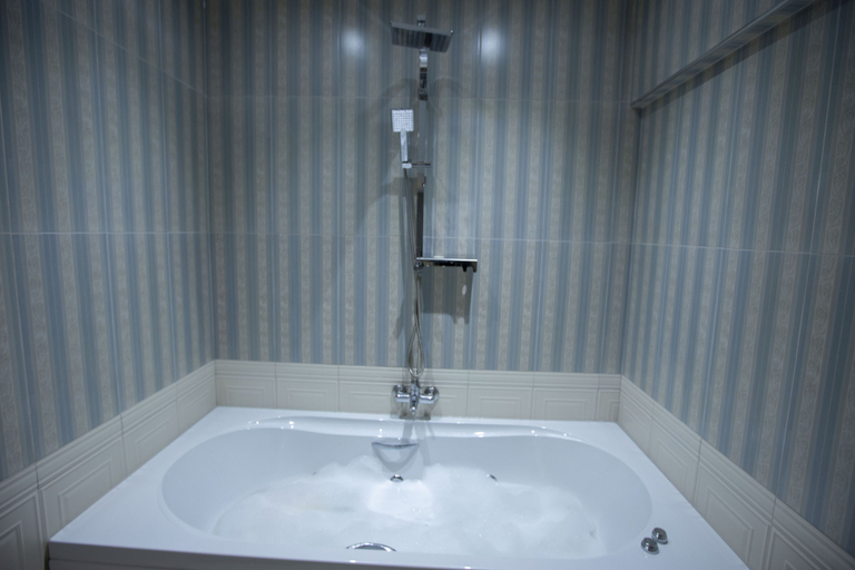 Bathroom 5, The Green Otel, Fatih