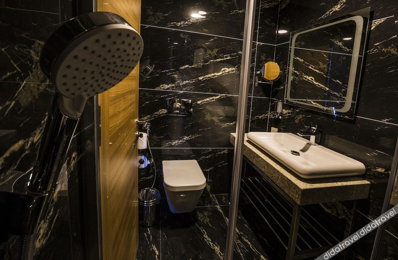 Bathroom 5, Mövenpick Hotel Trabzon, Merkez