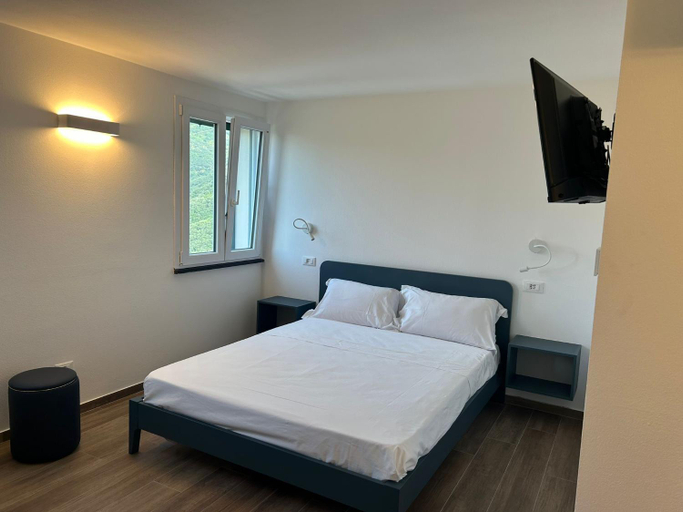 4, Affittacamere MontAle, La Spezia