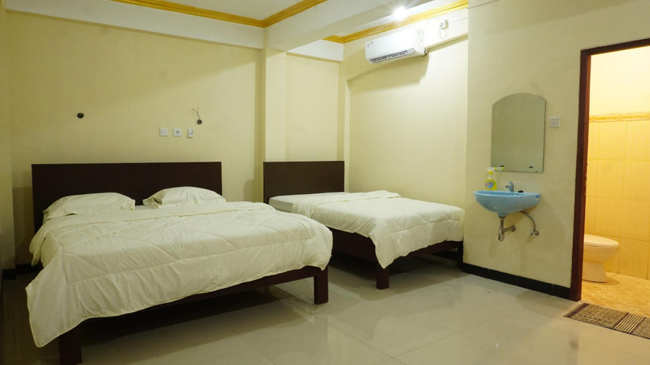 Bedroom 4, Guest House Halal Square, Bontang