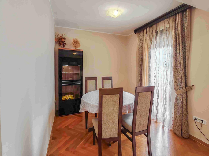 Others 4, Sunny three-bedroom apartment in Budva
