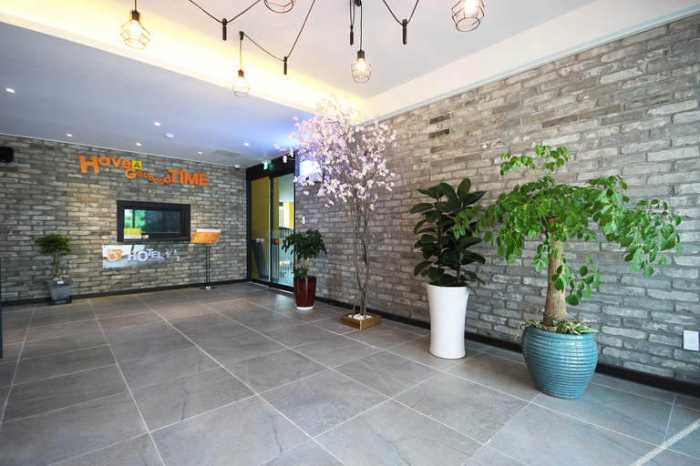 Others 5, Muan Namak Oneul Hotel, Muan