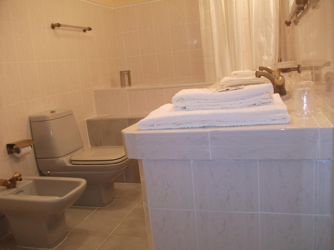Bathroom 3, Casa Deus, Sabrosa