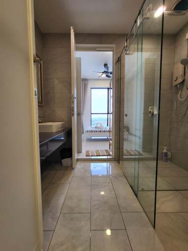 Bathroom 4, Sky Trees Bukit Indah Aeon with Wifi Netflix, Johor Bahru