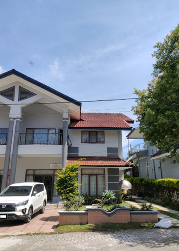 Exterior 1