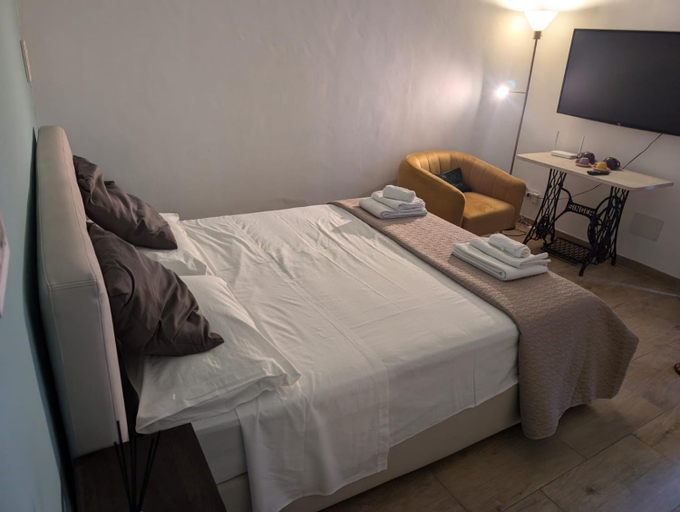 Others 4, N amuri room a due passi del mare, Catania