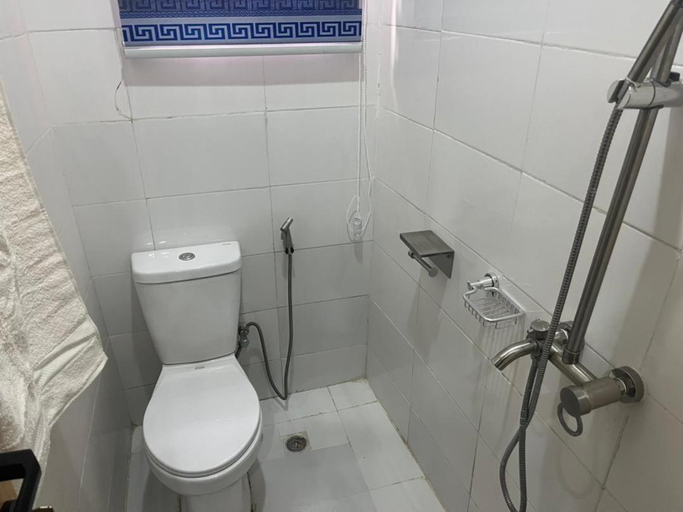 Bathroom 3, Cozy Residence Hotel, AbujaMun