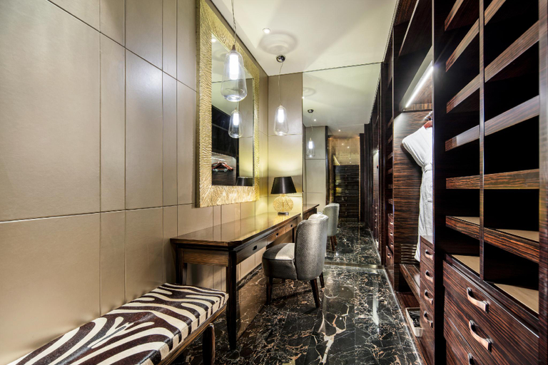 Bathroom 7