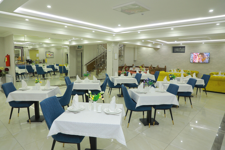 Food & Drinks 4, Human Hotel, Tashkent City