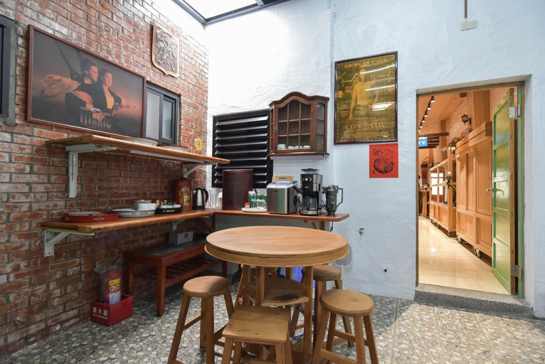 Others 4, Maizuru, Tainan