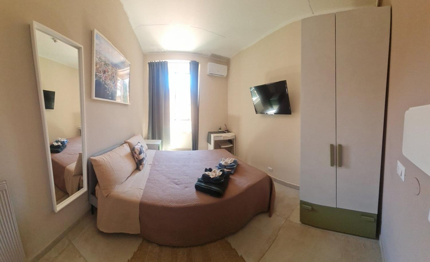 Others 5, B&B LE TRE ISOLE, Genova