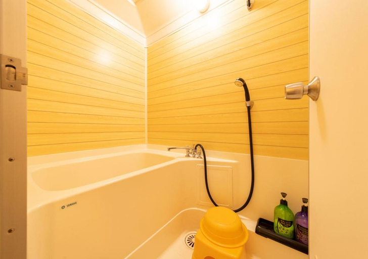 Bathroom, Hotel Senshukaku, Hanamaki