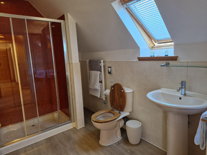Bathroom 4, Croft 17, Highland