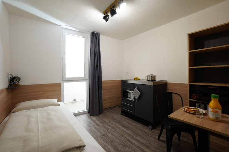 Bedroom 2, Das Schlafwerk Stuttgart-Nord -SELF-CHECK IN - keine Rezeption-LowBudget-cashless, Ludwigsburg