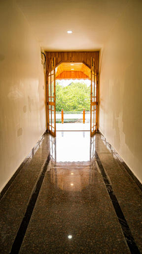 Others 2, Arbiya Villa, Srinagar