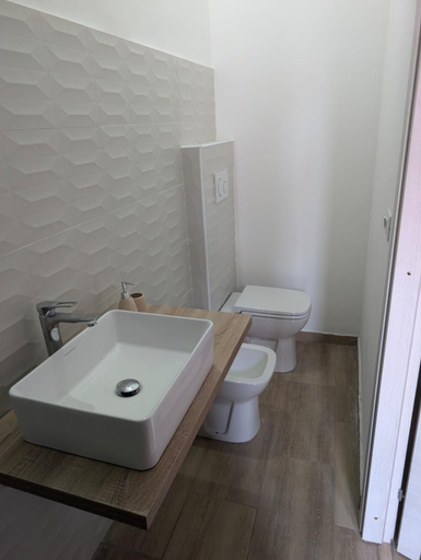 Others 5, N amuri room a due passi del mare, Catania