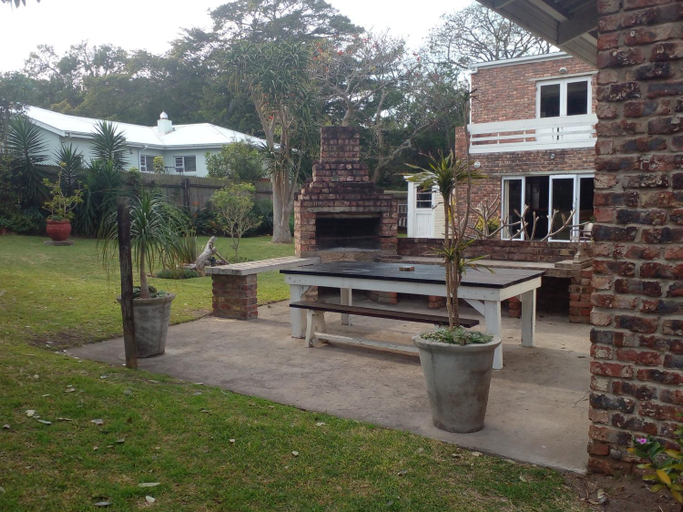Others 4, Dollery House, Cacadu
