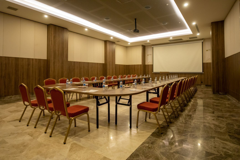 Others 3, Engin Otel, Gaziemir