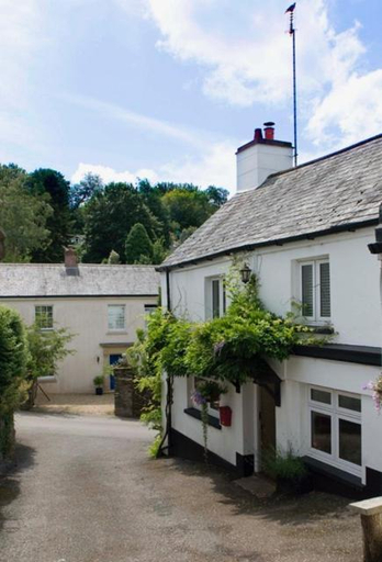Others 4, Hunters Lodge Inn, Devon