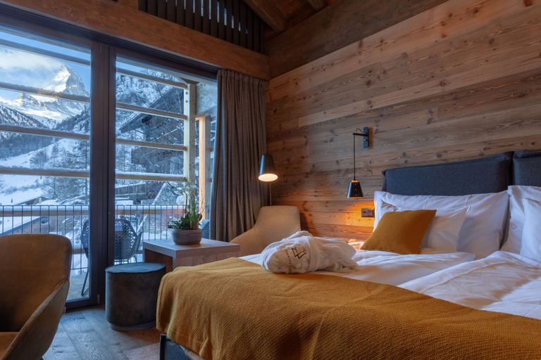 Bedroom 4, 22 Summits Boutique Hotel, Visp