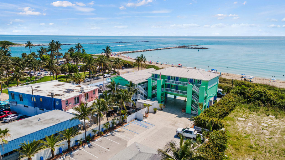 Exterior & Views 1, Oceanfront Inn II, Saint Lucie