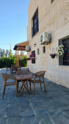 Others 2, Caprios motel, Jizeh