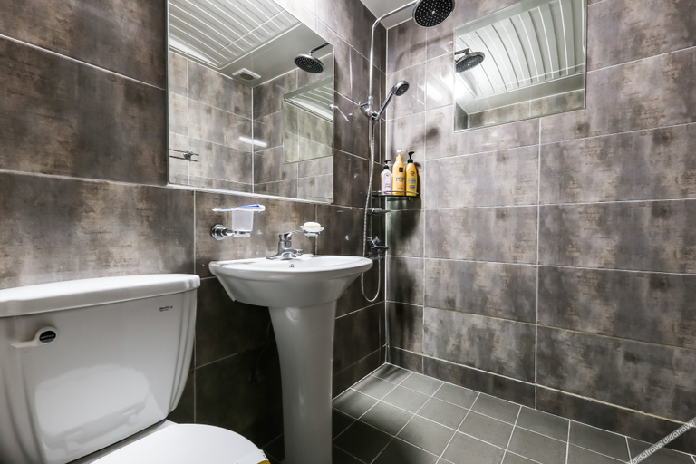Bathroom 3, Asan D-Day, Asan