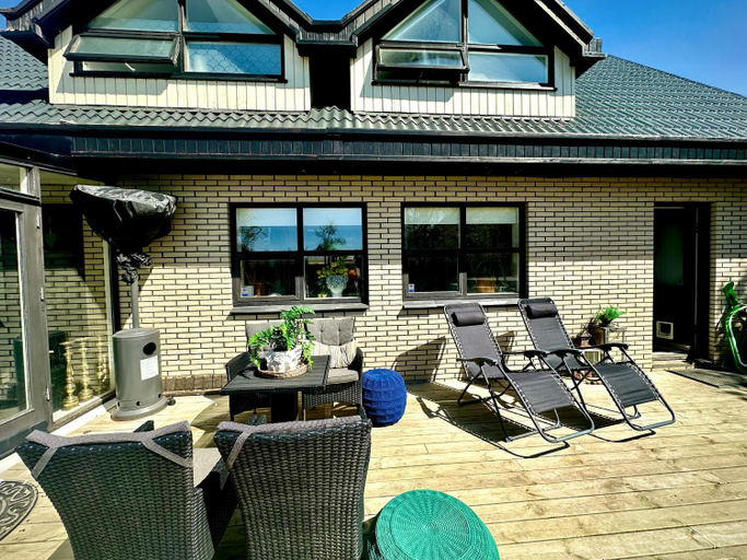 Others 5, Luxurious House with hot & cold tub, Reykjavík