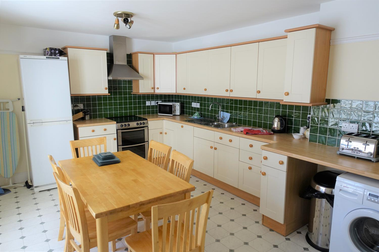 Kitchen 4, Castle Square Apartments Beaumaris, Anglesey