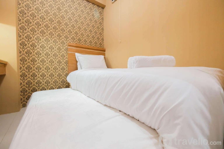 Bedroom 2, Cozy Stay 2BR @Green Pramuka Apartment By Travelio, Central Jakarta