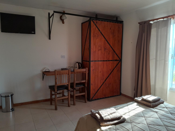 Others 5, Hostal El soleado, Navarro