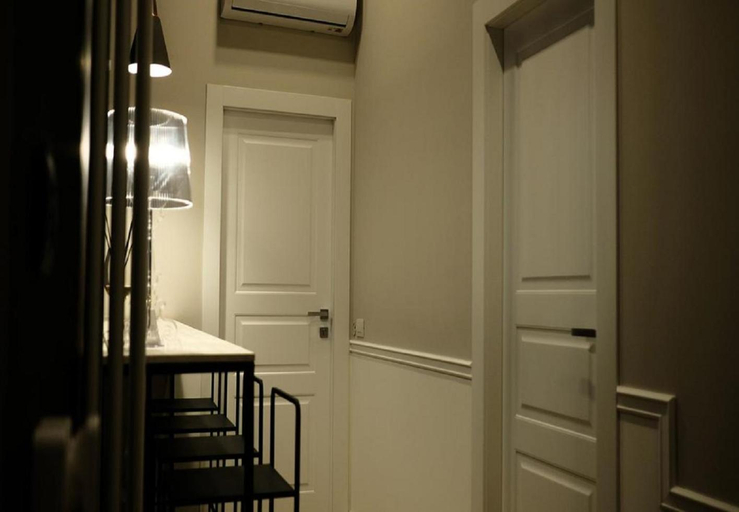 Others 4, KUKKA ROOMS, Napoli