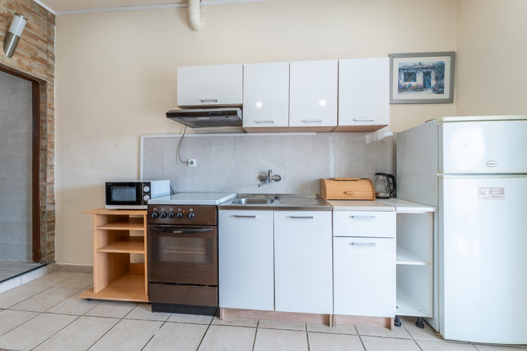 Others 2, Apartmani Prpic, Vir
