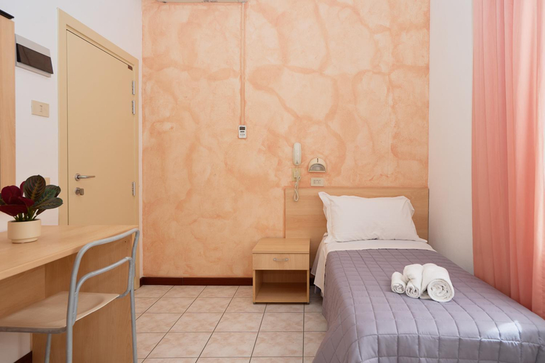 Bedroom 2, Hotel Jolanda, Rimini