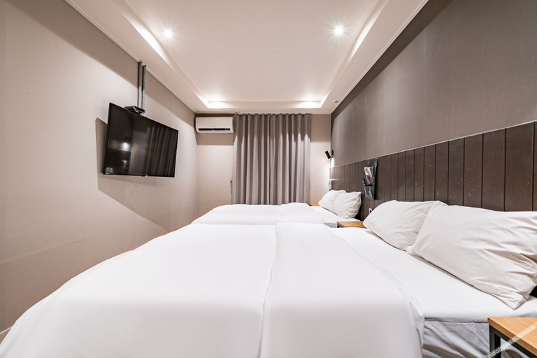 Bedroom 4, Cheongju The & Just Stay Chungbuk National University, Cheongju