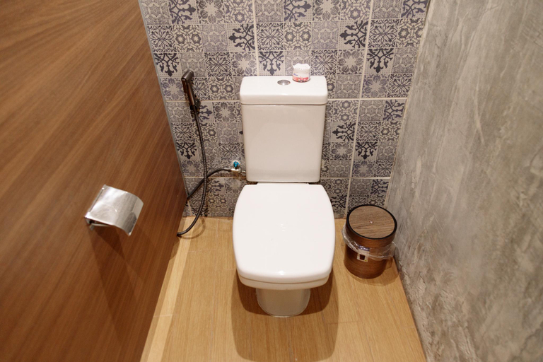 Bathroom 3, Khaosan Cozy Hostel, Phra Nakhon