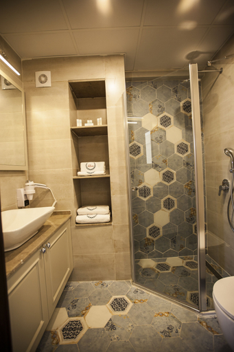 Bathroom 5, Livia Garden Hotel, Selçuk