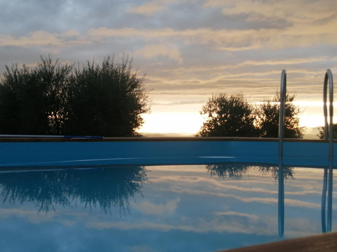 Others 3, Vecchio Casale Quercetino Stone Room in Historic Tuscan Estate with Pool 2p, Grosseto