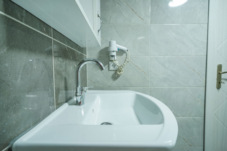 Bathroom 5, Yasam Otel, Buca