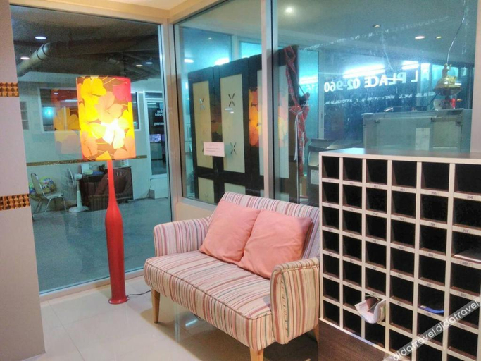 Others 4, Crystal Place, Pak Kret
