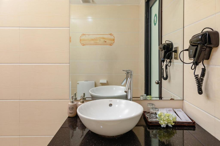Bathroom 3, Kay Han Riverfront Hotel Da Nang, Da Nang