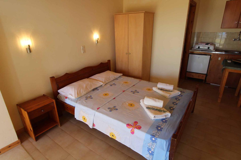 Kitchen 5, White House Pagoi, Ionian Islands