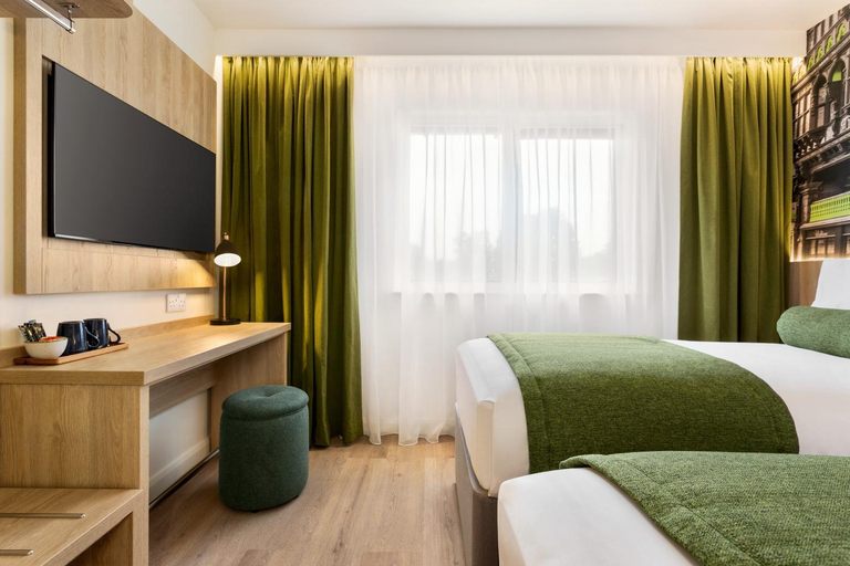 Bedroom, Super 8 by Wyndham Durham, Durham