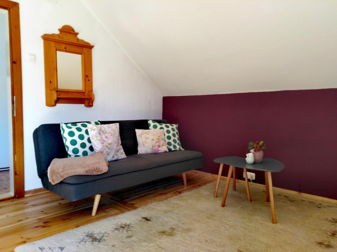 Others 4, Haus Moni, Gmunden