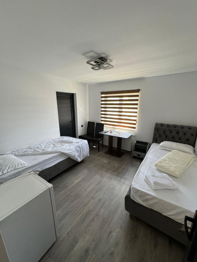 Others 3, Viv House, Valenii De Munte