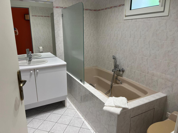 Bathroom 2, Maison d'hotes a Laplume, Lot-et-Garonne