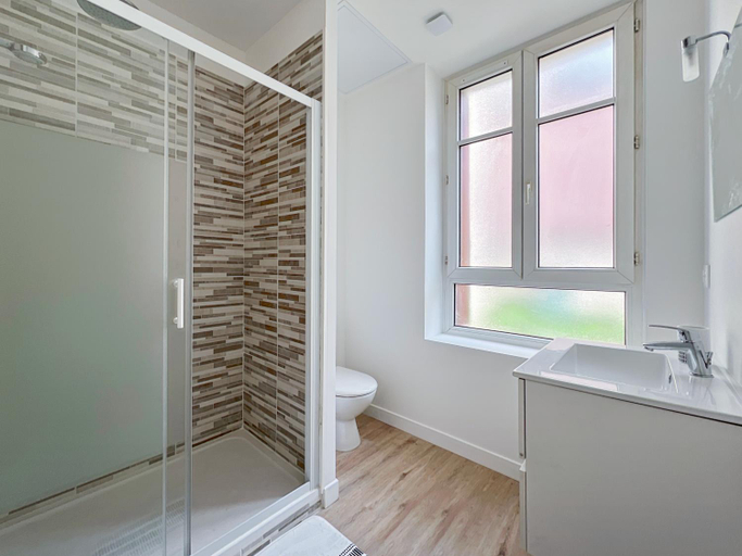 Bathroom 2, Elegance en Centre-Ville - 336, Seine-Maritime