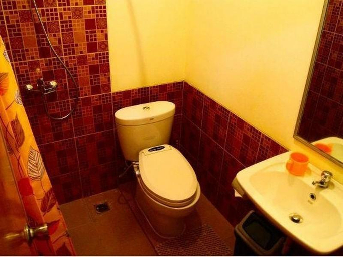 Bathroom, Arimbi Cibulan Suites, Bogor